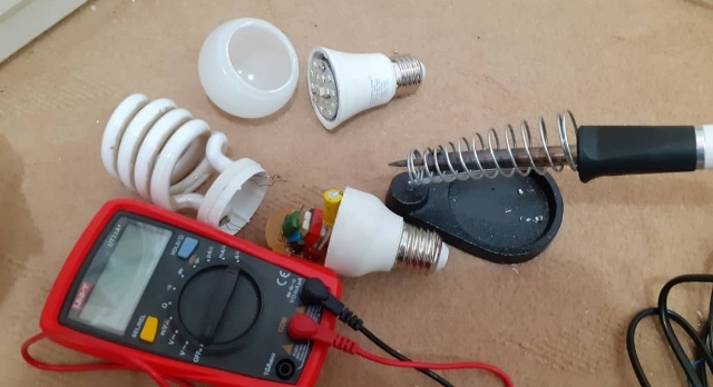 علی عزیزی مقدم تعمیرکار لامپ های کم مصرف و LED اندیمشک