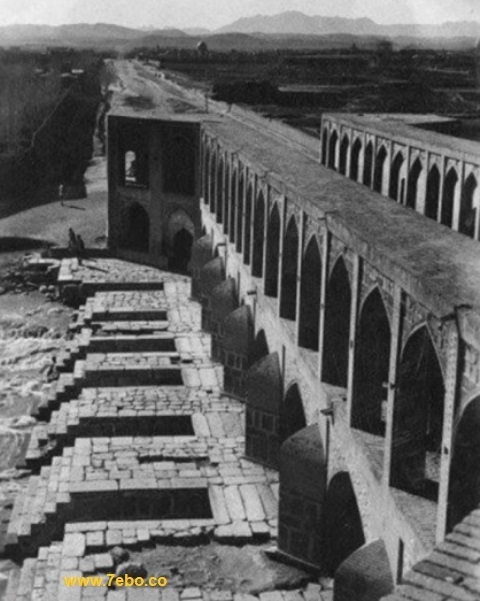 پل خواجو سال 1295 شمسی