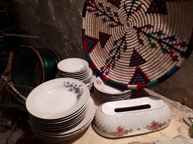 فروش ظروف چینی قدیمی به صورت تک فروشی اندیمشک