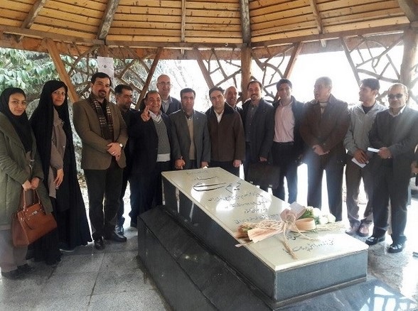 قبر کریم ساعی در انشگاه تهران