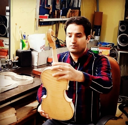 ساخت , تعمبر , رگلاژ ویولون در ملایر توسط استاد رضا حاج صفری